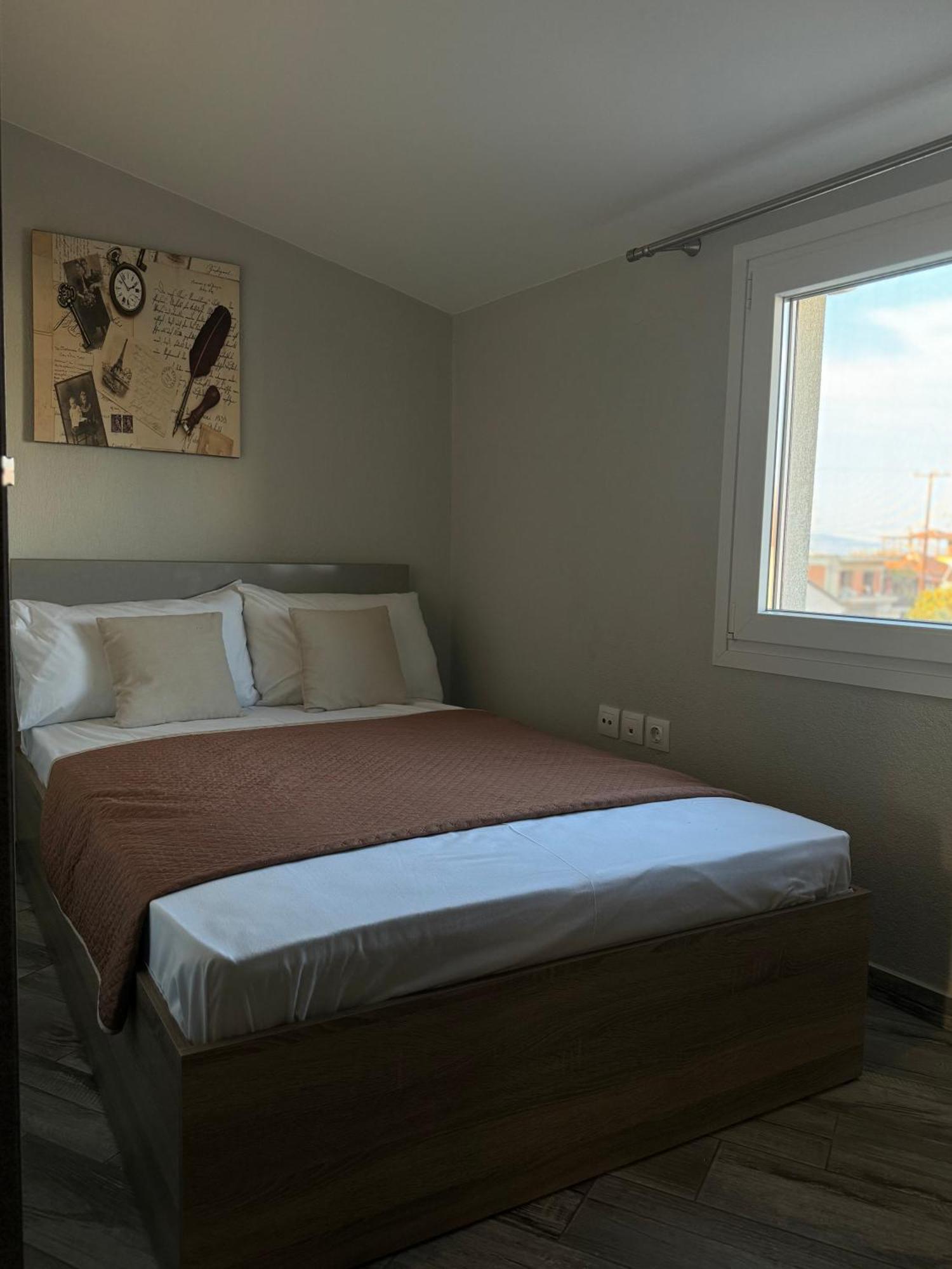Private Modern Apartment Nea Roda Bagian luar foto