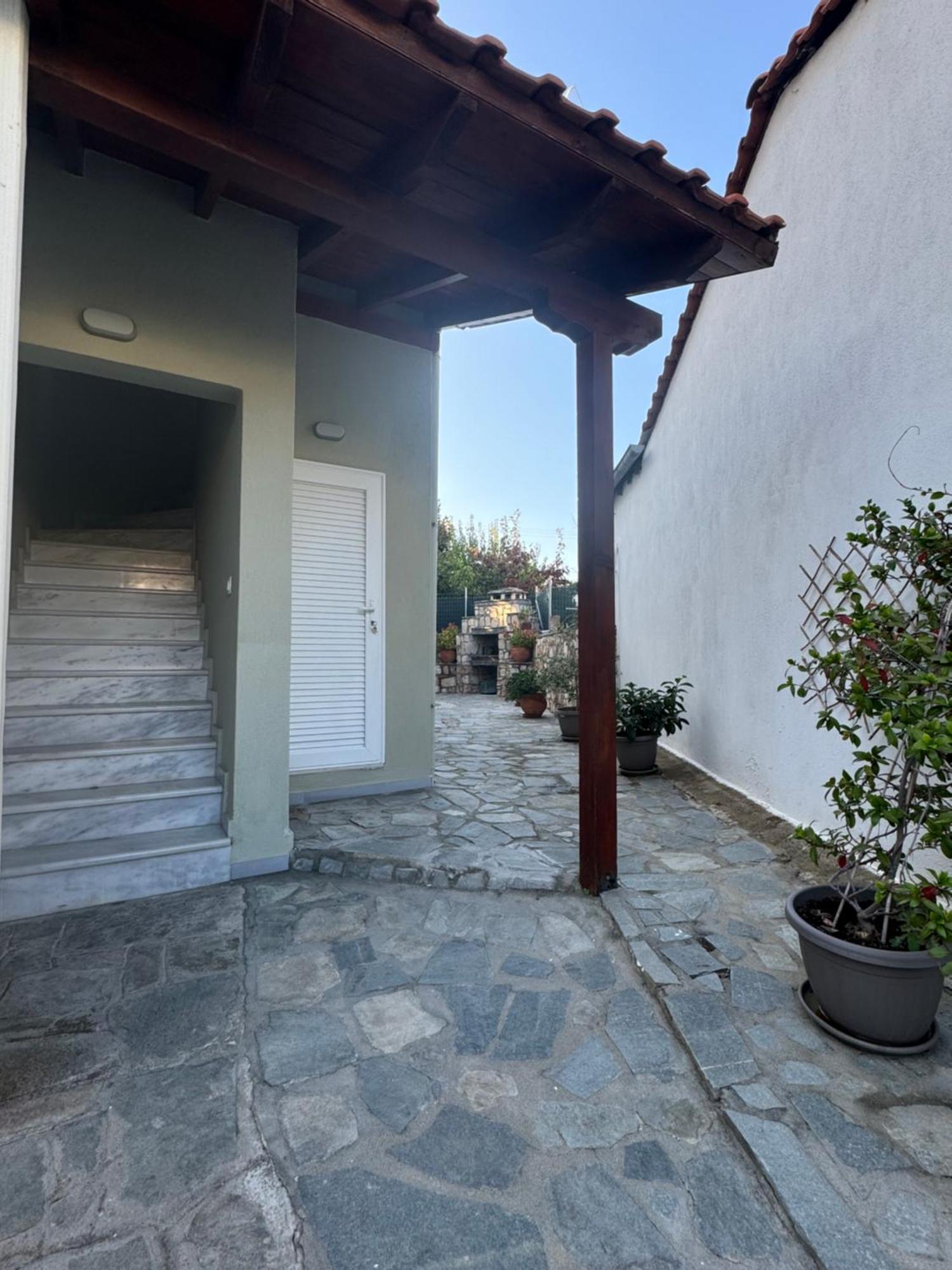 Private Modern Apartment Nea Roda Bagian luar foto